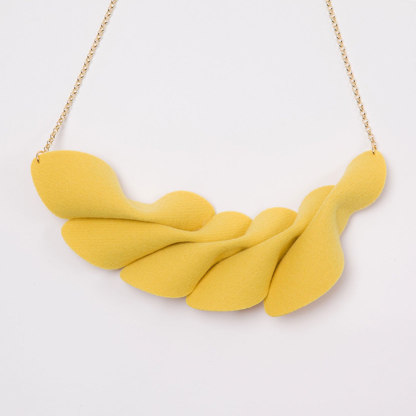 Leaflets Necklace (Mustard)